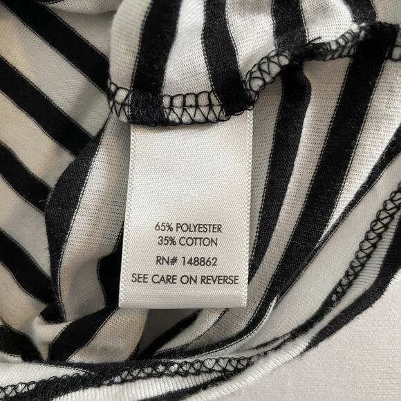 Torrid Women's Black White Striped Classic Fit T Shirt Size 5X Casual‎ Weekends - Picture 6 of 11